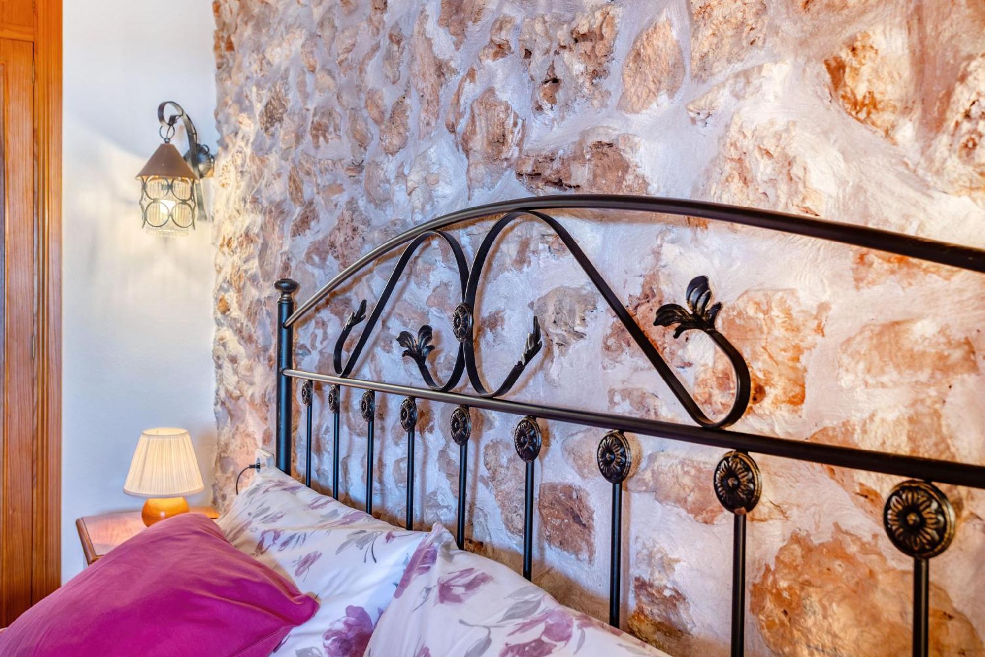 Na Corma By Dracmallorca Landhaus